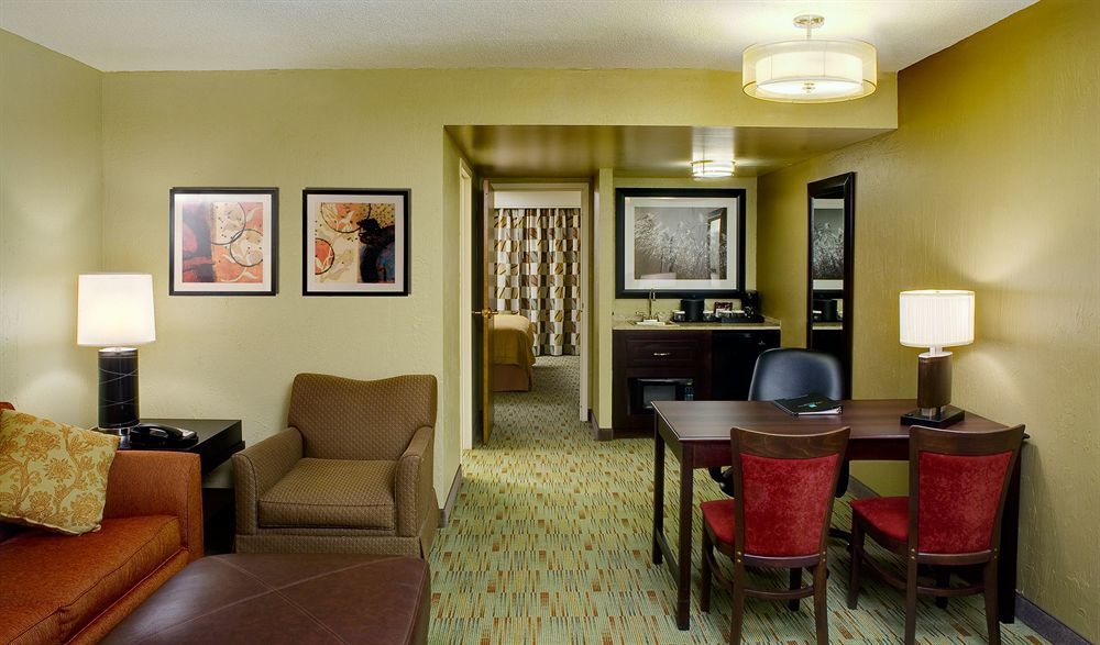 Embassy Suites By Hilton Колумбус Номер фото